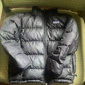 Patagonia black boys Puffer Jacket size 8